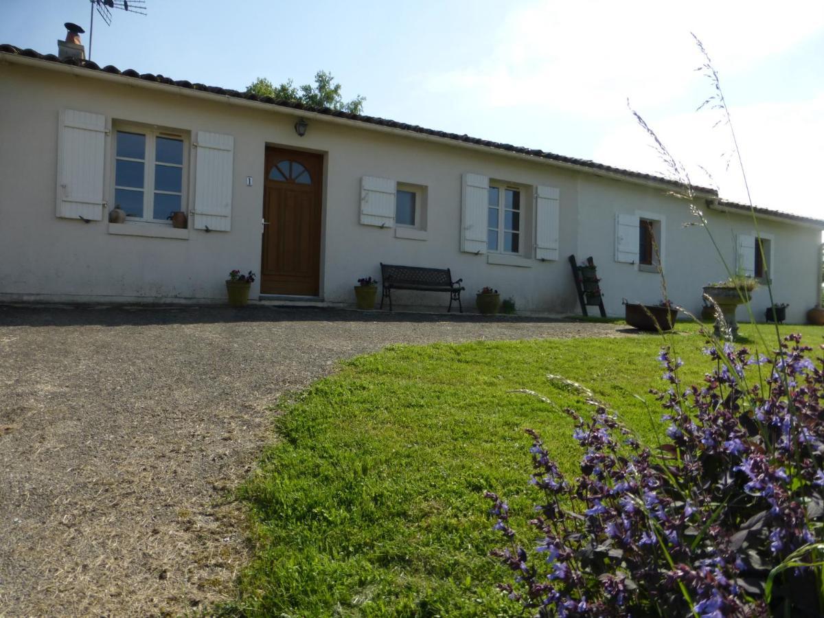 לינה וארוחת בוקר Charroux  Chez Kate מראה חיצוני תמונה